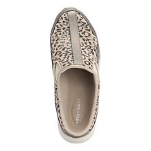 "As Is" easy spirit Traveltime Leopard-Print Slip-On Clog