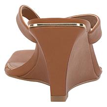 "As Is" Vince Camuto Cianna Wedge Sandal