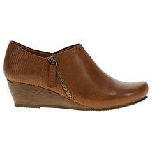 Baretraps Louise Wedge Shootie