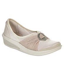 bzees mens icon slip on