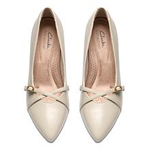 Clarks Collection Kepley Star Leather Pump
