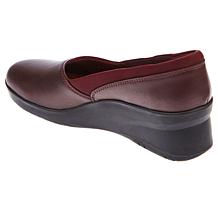 Clarks Collection Suttyn Walk Leather Slip-On