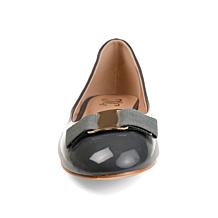 Journee Collection Women's Kim Flat