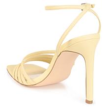 Journee Collection Women's Tru Comfort Foam Louella Pump