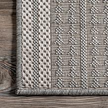 nuLOOM Ranya Tribal Indoor/Outdoor Area Rug 5' x 8' Light Gray