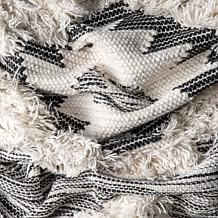 nuLOOM Savannah Moroccan Tasseled Wool Area Rug - 7' 6" x 9' 6" Black