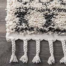 nuLOOM Vasiliki Moroccan Shag Tasseled 7' 10" x 10' Area Rug
