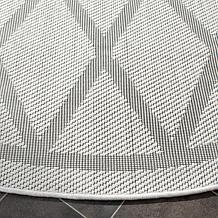 Safavieh Bermuda Solange 6'-7" x 6'-7" Round Rug