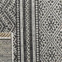 Safavieh Courtyard Luna 4' X 5'-7" Rug