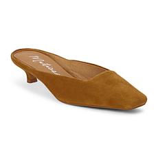 Minimalist Ballet Flat with Bow Detail