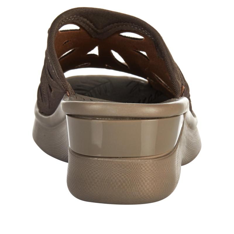 bzees susie wedge sandal