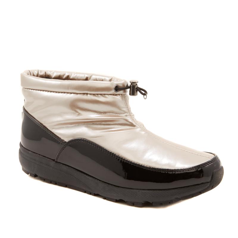 uggs boots with fur balls
