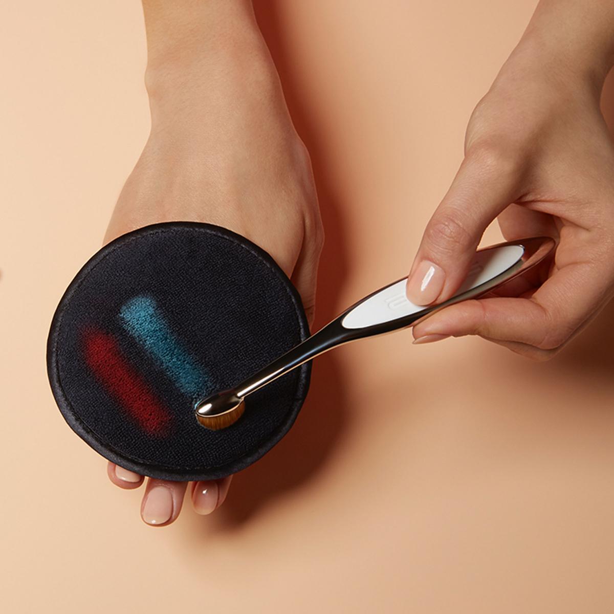 artis OVAL 7 BRUSH ミラーフィニッシュ　オーバル7 Amazon.com: Artis Elite Oval Brush 7 - Mirror, 1 Pc Makeup