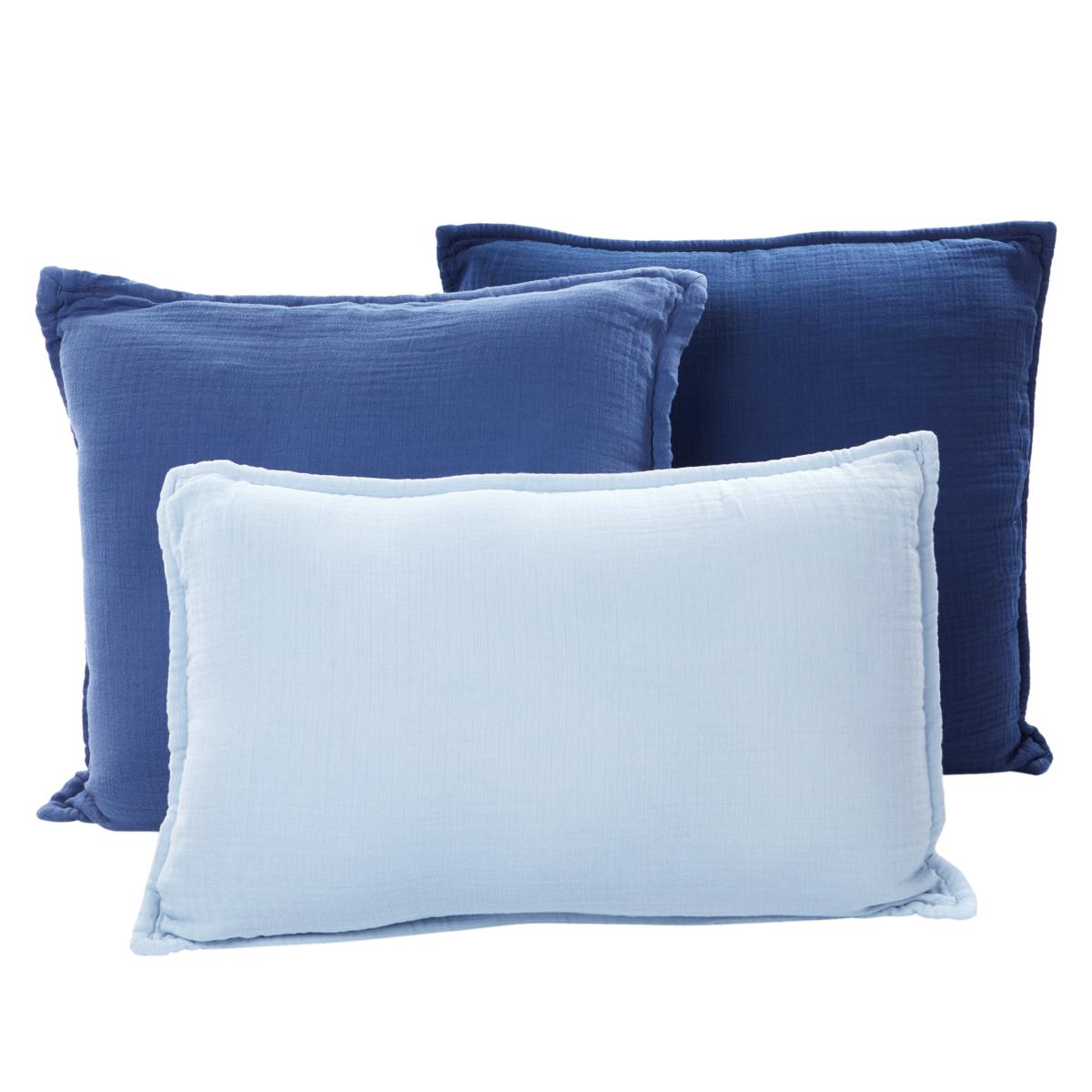 https://i03.hsncdn.com/is/image/HomeShoppingNetwork/rocs1200/concierge-collection-set-of-3-cotton-muslin-pillows-d-20230411113843403~824397_404.jpg