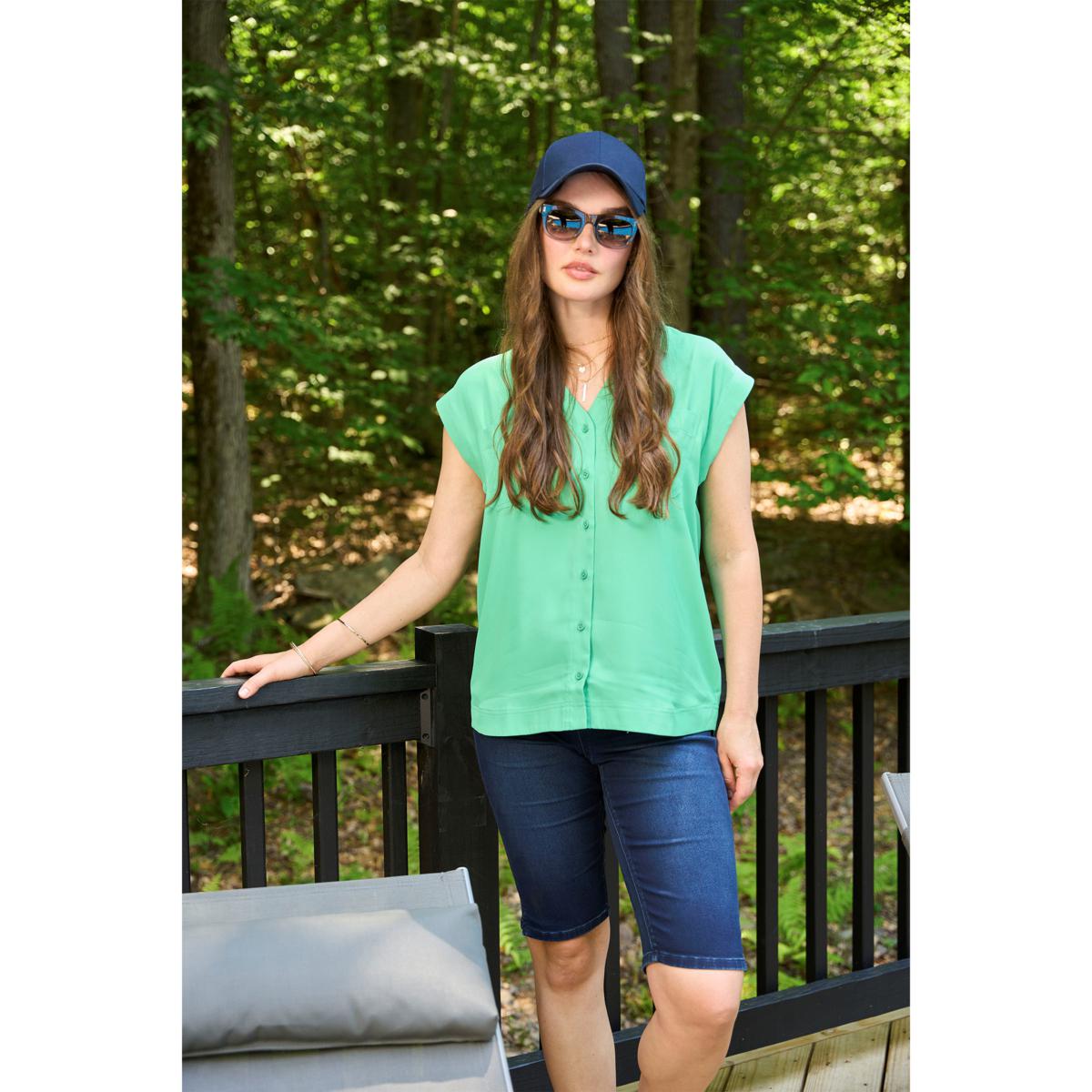 DG2 by Diane Gilman CDC Sleeveless Button Down Top