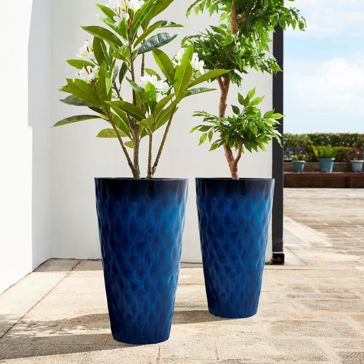 Glitzhome Set of 2 Oversized Wavy Texture Cobalt Blue Plastic