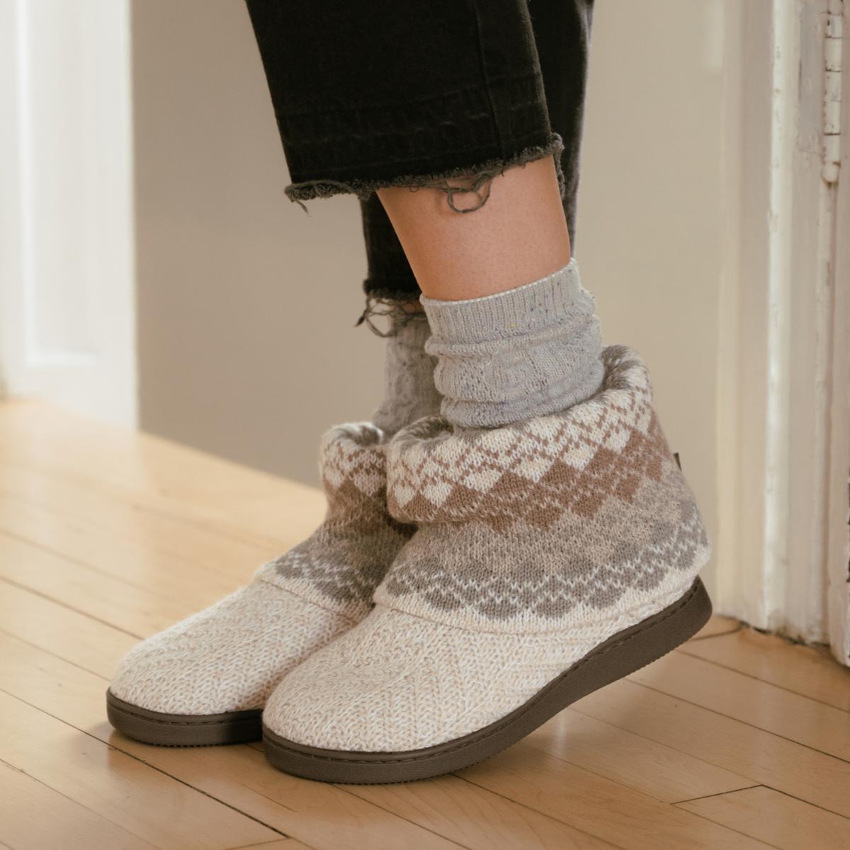 MUK LUKS Rochelle Pantofole Donna: Stivaletti In Maglia Morbida Con Suola Interna/Esterna, Calde E Comode - 2