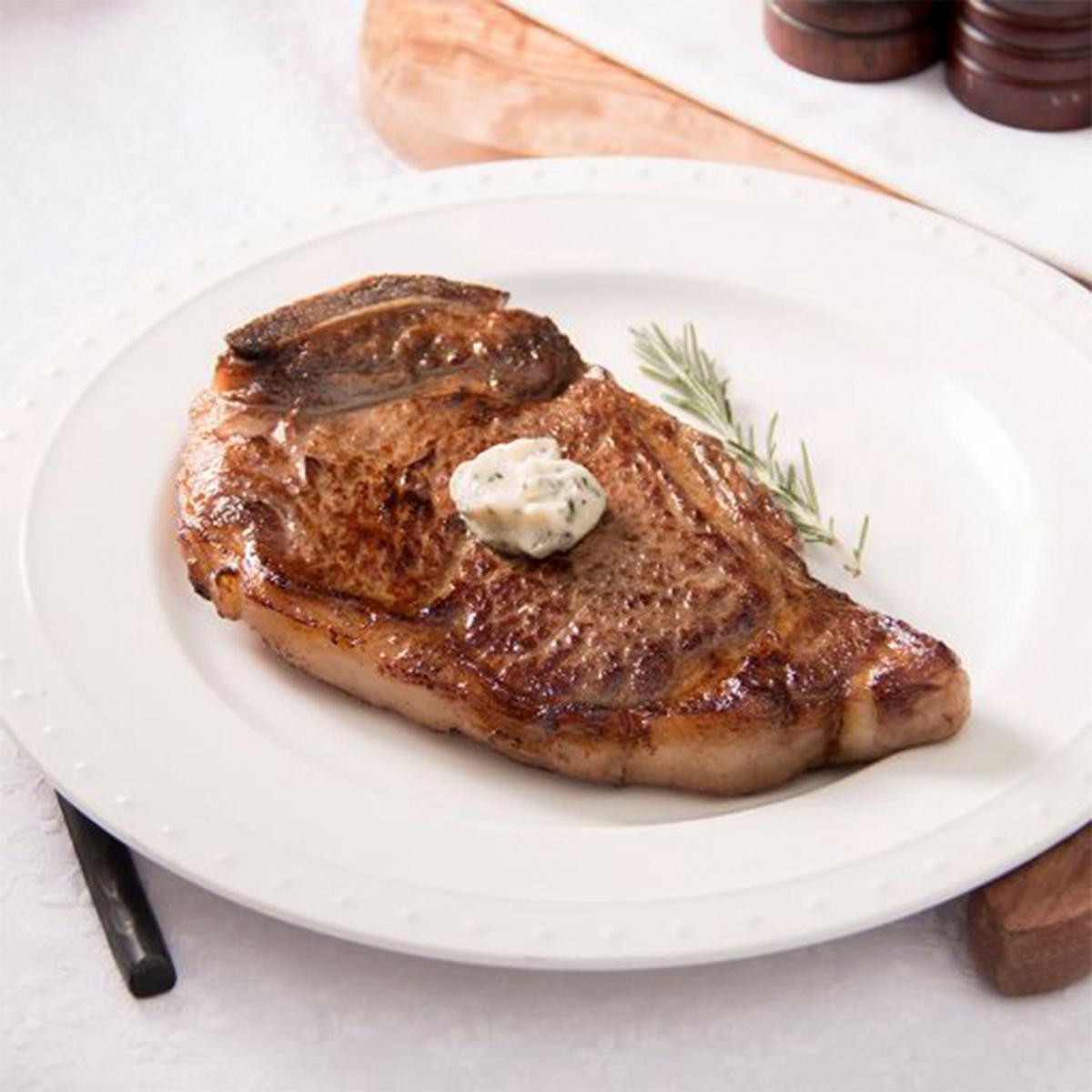 https://i03.hsncdn.com/is/image/HomeShoppingNetwork/rocs1200/wolfgang-puck-12-ct-10-oz-ribeye-steaks-w-garlic-herb-b-d-2022100314390353~825971.jpg