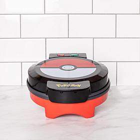 Uncanny Brands Pokémon Waffle Maker - Bounty Pokéball Waffles 